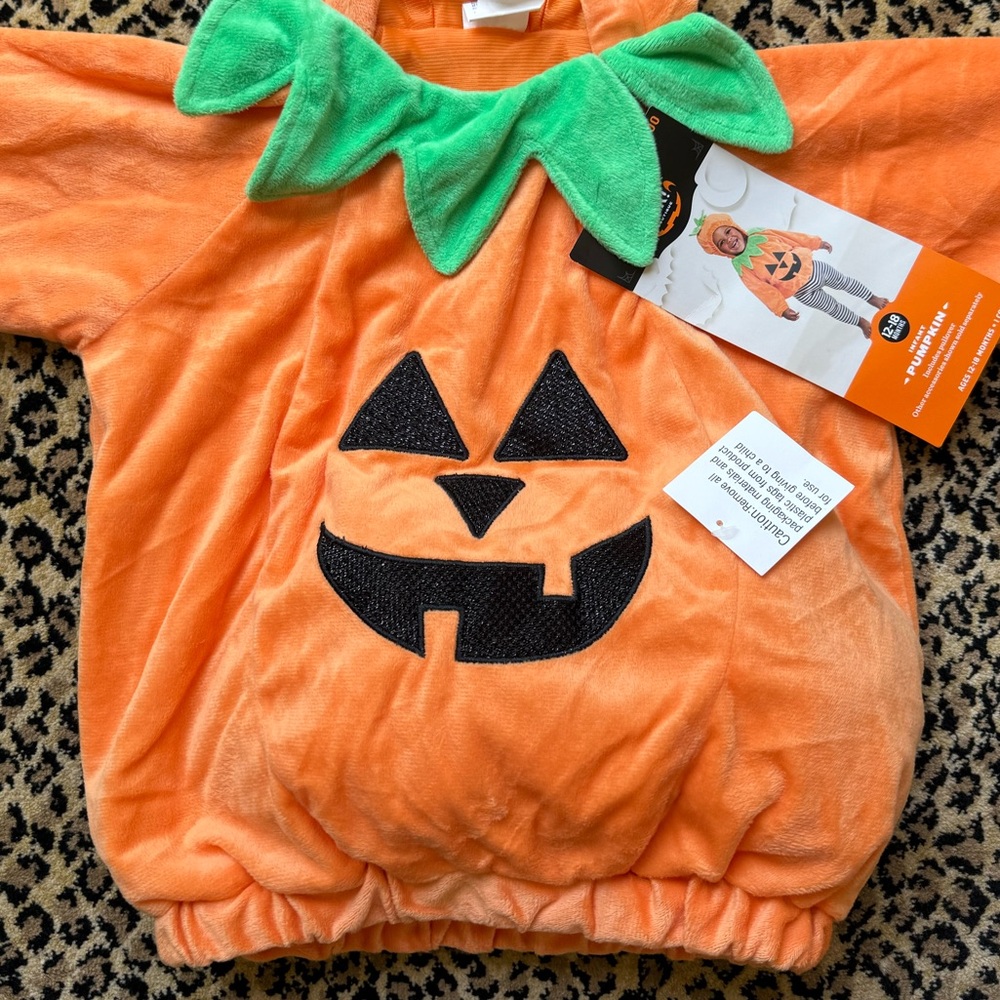 Pumpkin costume (12-18 months) (NWT) - Picture 2 of 13